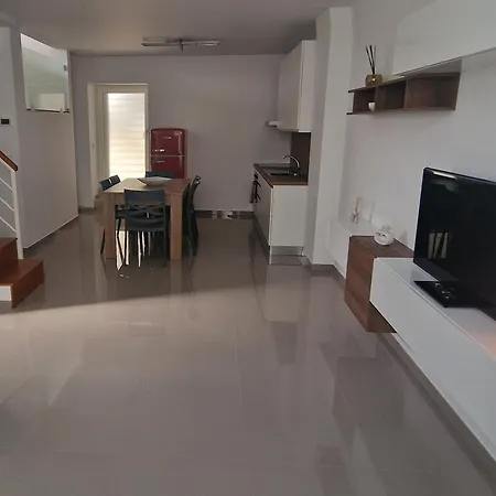 Apartment La Piazza